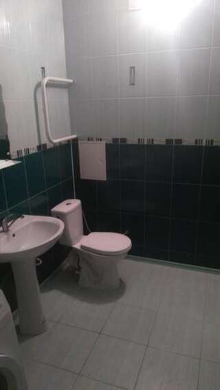 Мини-отель Mini hotel on Raisy Okipnoi street Киев Двухместный номер с 2 отдельными кроватями и балконом-6